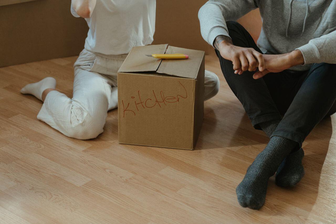 Pacific Crest Movers long distance moving truck in Kelowna BC